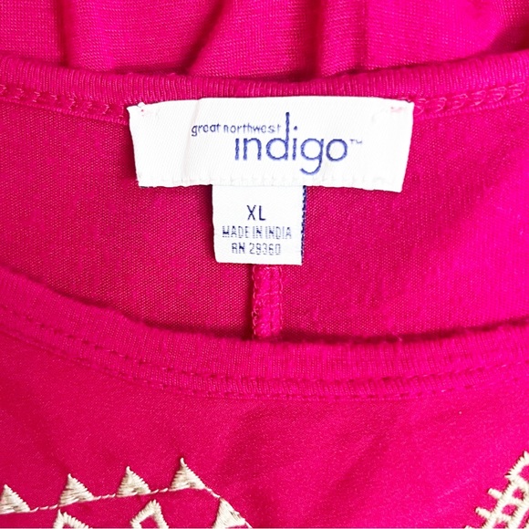 Great Northwest Indigo Woman’s Fuschia 3/4 Sleeve Top with Embroidered Detail - Picture 5 of 6